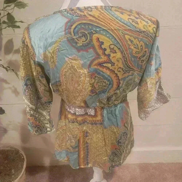 One West New York Colorful Blouse Size Medium Deep V Kimono Sleeve 100% SILK - Picture 3 of 8